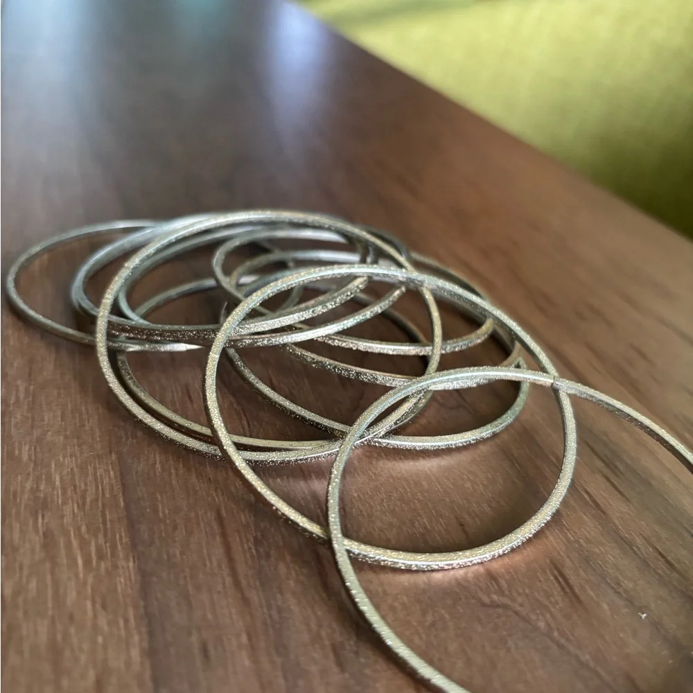 12 bracelets - Picture 3 of 4